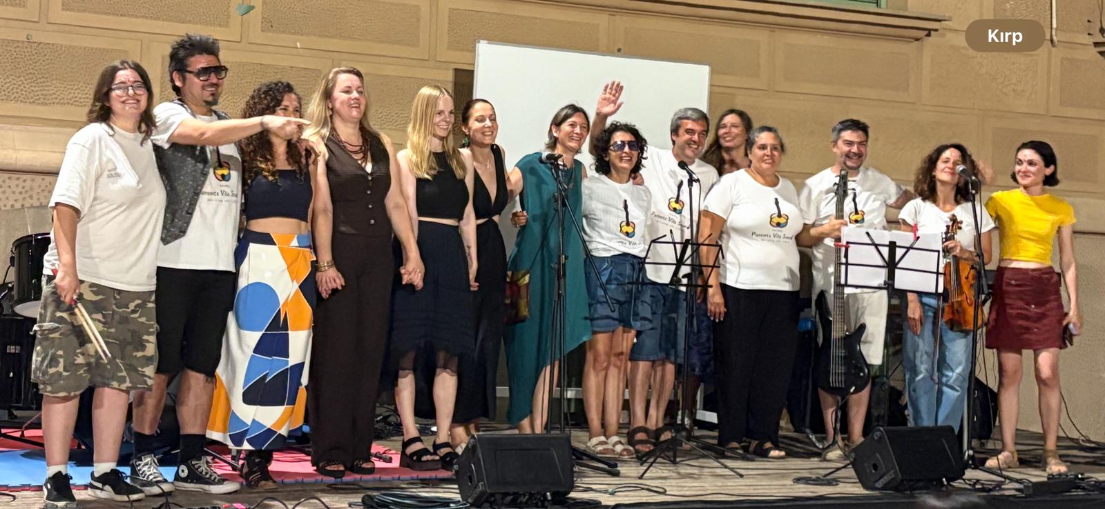 Membres de la banda durant un assaig